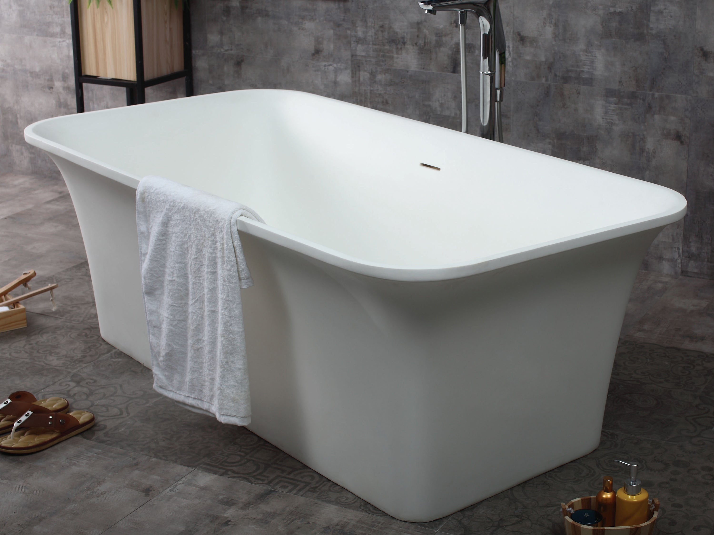 Solid Surface Smooth Resin Soaking Bathtub