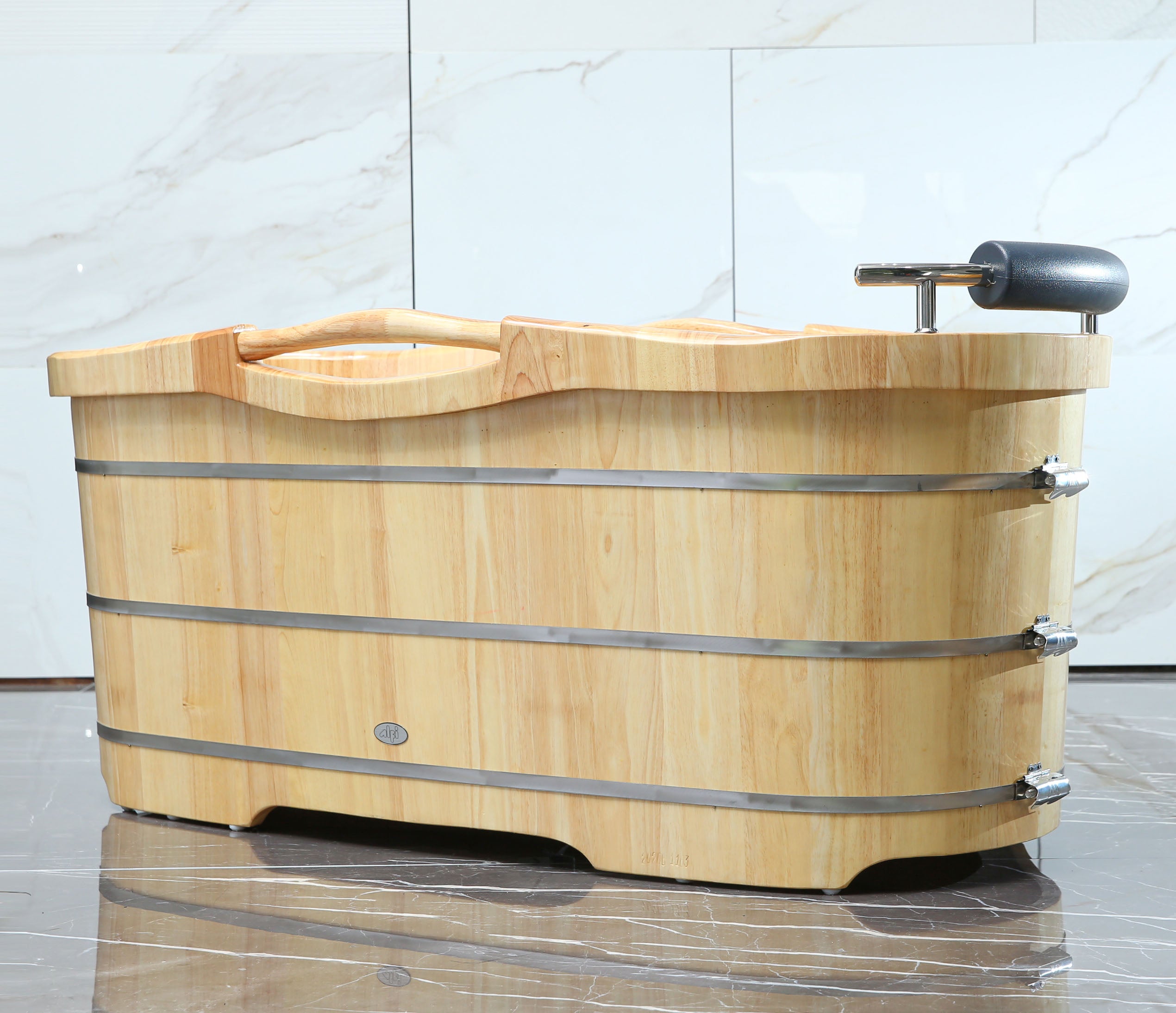 Wooden Bathtub With Cushion Headrest